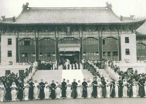 1935年上海的集体婚礼。(图源:澎湃新闻)